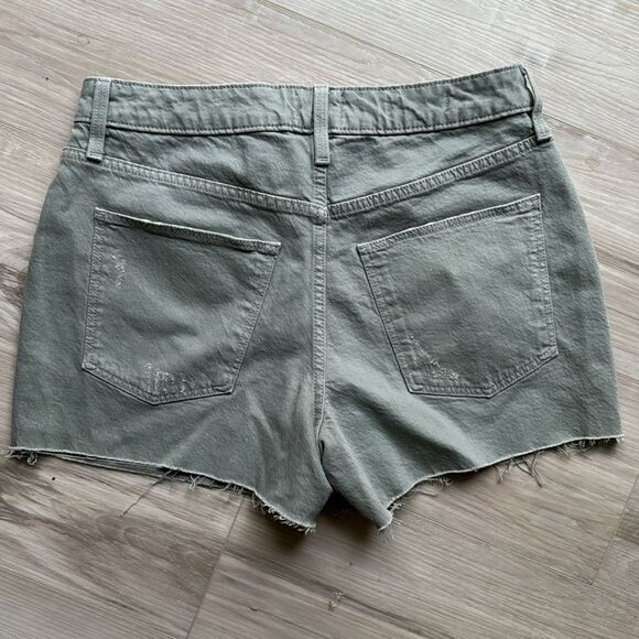 Universal Thread Vintage Midi Green Jean Shorts Size 8 - Picture 3 of 5
